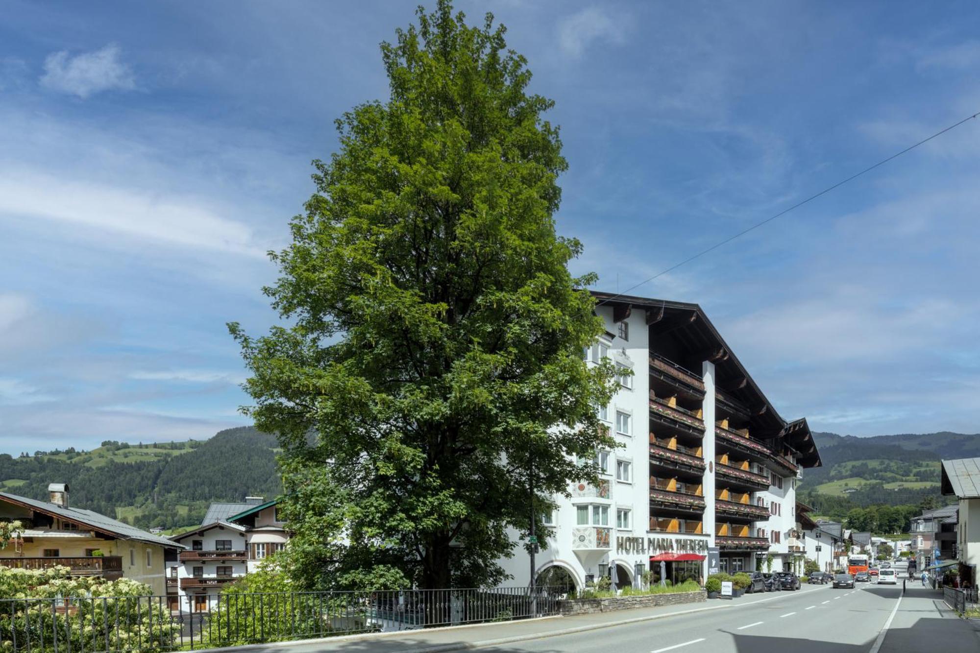 Q! Hotel Maria Theresia Kitzbuhel Exterior photo